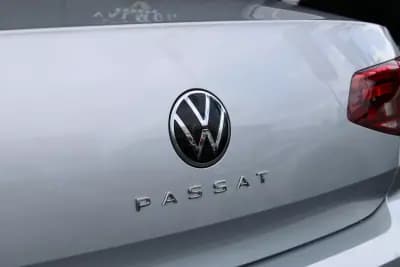 Vendo Volkswagen Passat 2021 - 21900 EUR, 22076 km - AUTO.MOTO.pt