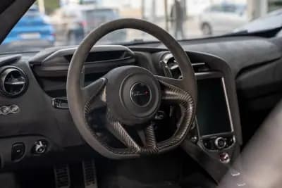 Vendo McLaren 720 2019 - 275000 EUR, 17500 km - AUTO.MOTO.pt