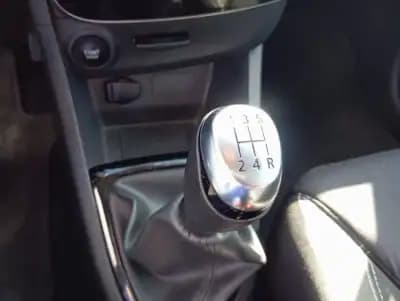 Sell Renault Clio Sport Tourer 2019 - 9990 EUR, 186806 km - AUTO.MOTO.pt