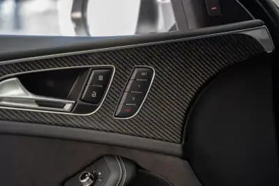 Vendo Audi RS6 Avant 2019 - 99950 EUR, 21800 km - AUTO.MOTO.pt