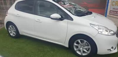 Sell Peugeot 208 2015 - 8750 EUR, 183000 km - AUTO.MOTO.pt