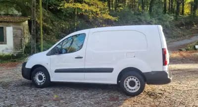 Vendo Peugeot Partner 2018 - 9450 EUR, 204000 km - AUTO.MOTO.pt