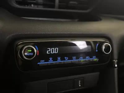 Vendo Mazda 2 2022 - 19500 EUR, 50320 km - AUTO.MOTO.pt