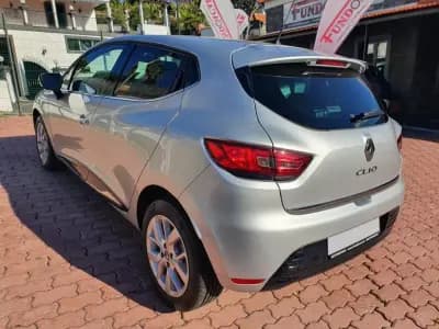 Vendo Renault Clio 2019 - 13250 EUR, 142000 km - AUTO.MOTO.pt