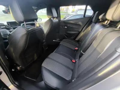 Vendo Peugeot e-2008 2023 - 23890 EUR, 9100 km - AUTO.MOTO.pt