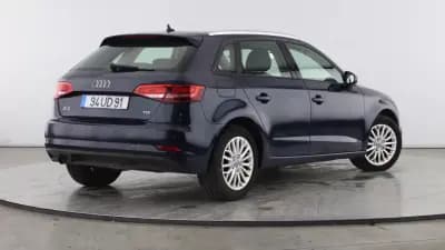 Vendo Audi A3 Sportback 2018 - 17999 EUR, 104021 km - AUTO.MOTO.pt