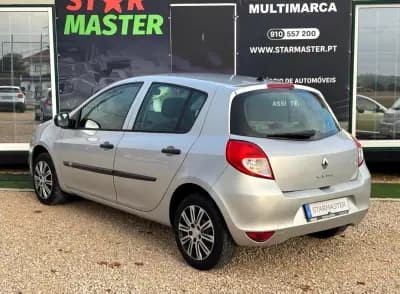 Vendo Renault Clio 2009 - 4280 EUR, 290626 km - AUTO.MOTO.pt