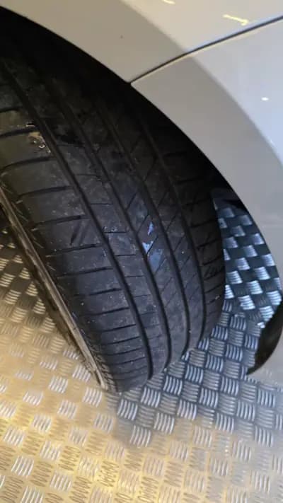 Vendo BMW 330 2021 - 22500 EUR, 213862 km - AUTO.MOTO.pt