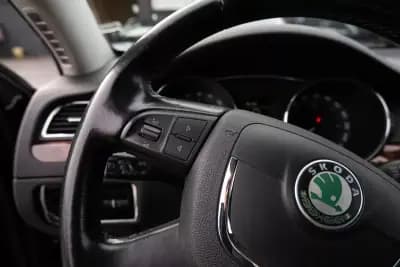 Vendo Skoda Superb Break 2011 - 7999 EUR, 290000 km - AUTO.MOTO.pt