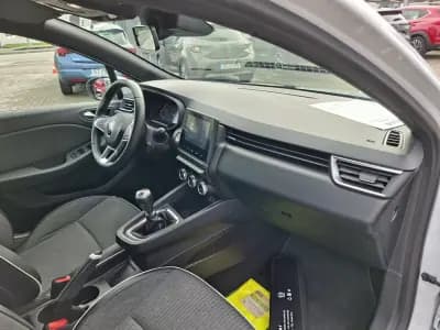 Sell Renault Clio 2021 - 17000 EUR, 58800 km - AUTO.MOTO.pt