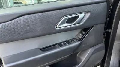 Vendo Land Rover Range Rover Velar 2019 - 37650 EUR, 96521 km - AUTO.MOTO.pt