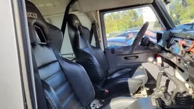 Vendo Land Rover Defender 2001 - 35000 EUR, 81787 km - AUTO.MOTO.pt