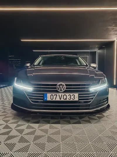 Vendo Volkswagen Arteon 2018 - 19900 EUR, 197000 km - AUTO.MOTO.pt