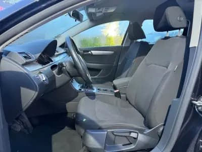 Vendo Volkswagen Passat Variant 2011 - 10900 EUR, 135000 km - AUTO.MOTO.pt