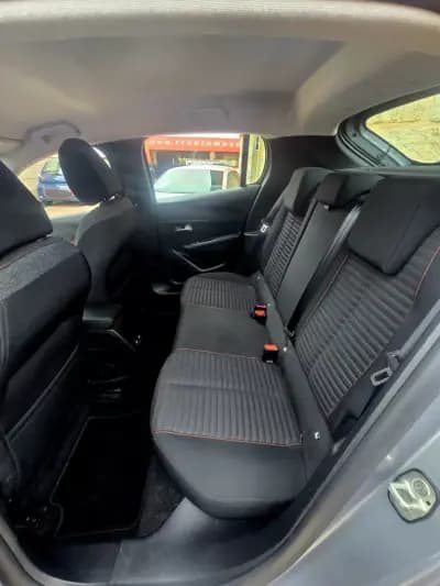 Sell Peugeot e-208 2020 - 15750 EUR, 56000 km - AUTO.MOTO.pt