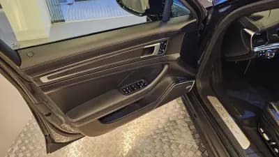 Sell Porsche Panamera Sport Turismo 2018 - 71900 EUR, 135500 km - AUTO.MOTO.pt