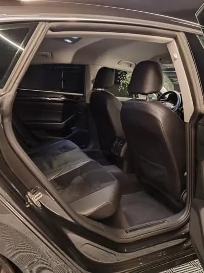 Vendo Volkswagen Arteon 2018 - 19900 EUR, 197000 km - AUTO.MOTO.pt