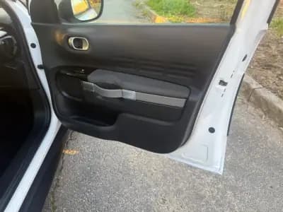 Vendo Citroën C4 Cactus 2015 - 9650 EUR, 151000 km - AUTO.MOTO.pt