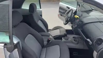 Vendo Volkswagen New Beetle Cabriolet 2004 - 9890 EUR, 127830 km - AUTO.MOTO.pt