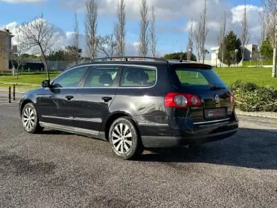 Vendo Volkswagen Passat 2010 - 6750 EUR, 210000 km - AUTO.MOTO.pt