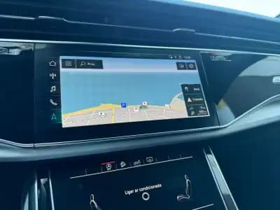 Vendo Audi Q8 2019 - 60000 EUR, 180000 km - AUTO.MOTO.pt