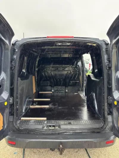 Vendo Ford Transit Connect 2014 - 10900 EUR, 227000 km - AUTO.MOTO.pt