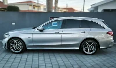 Vendo Mercedes-Benz C 300 2020 - 28950 EUR, 166000 km - AUTO.MOTO.pt