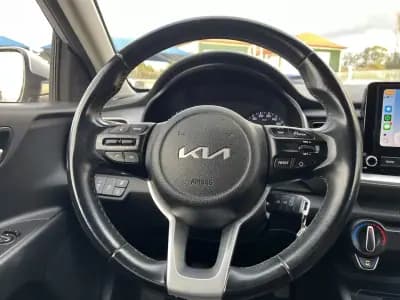 Vendo Kia Stonic 2022 - 13750 EUR, 81000 km - AUTO.MOTO.pt