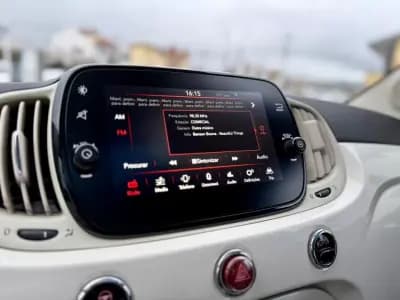 Vendo Fiat 500C 2020 - 10950 EUR, 85000 km - AUTO.MOTO.pt