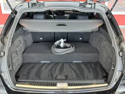 Vendo Mercedes-Benz C 300 2019 - 34990 EUR, 79215 km - AUTO.MOTO.pt