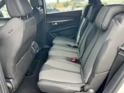 Vendo Peugeot 5008 2024 - 29750 EUR, 32015 km - AUTO.MOTO.pt