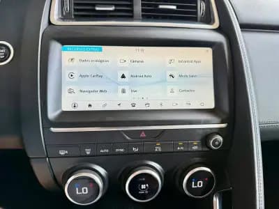 Vendo Jaguar E-Pace 2018 - 27990 EUR, 120110 km - AUTO.MOTO.pt