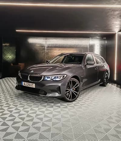 Vendo BMW 320 2021 - 26750 EUR, 123834 km - AUTO.MOTO.pt