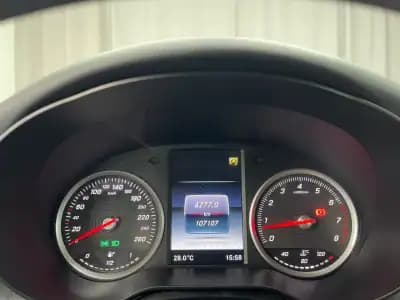 Vendo Mercedes-Benz C 180 2016 - 21999 EUR, 107000 km - AUTO.MOTO.pt