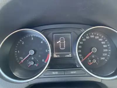 Sell Volkswagen Polo 2017 - 12990 EUR, 99650 km - AUTO.MOTO.pt