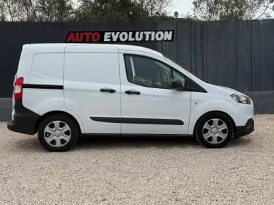 Sell Ford Transit Courier 2019 - 9990 EUR, 169990 km - AUTO.MOTO.pt