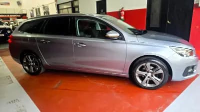 Sell Peugeot 308 SW 2018 - 12650 EUR, 133760 km - AUTO.MOTO.pt