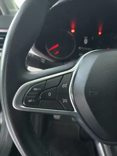 Sell Renault Clio 2023 - 15950 EUR, 58110 km - AUTO.MOTO.pt