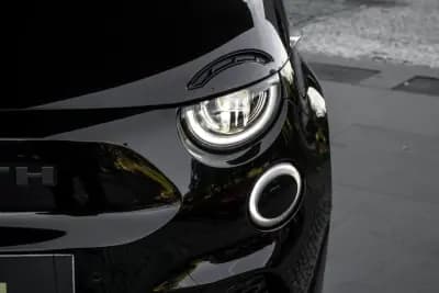 Sell Abarth 500e 2024 - 29450 EUR, 11076 km - AUTO.MOTO.pt