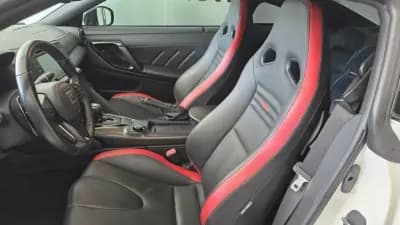 Sell Nissan GT-R 2017 - 149900 EUR, 50238 km - AUTO.MOTO.pt