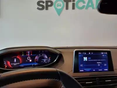 Vendo Peugeot 5008 2023 - 33500 EUR, 16000 km - AUTO.MOTO.pt