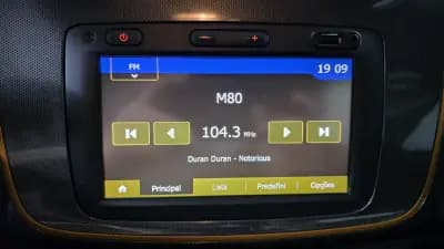 Vendo Dacia Sandero 2018 - 10990 EUR, 129000 km - AUTO.MOTO.pt