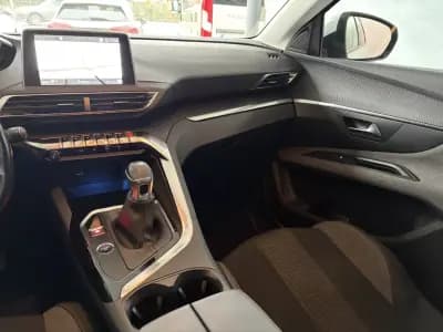 Sell Peugeot 3008 2018 - 14490 EUR, 105034 km - AUTO.MOTO.pt