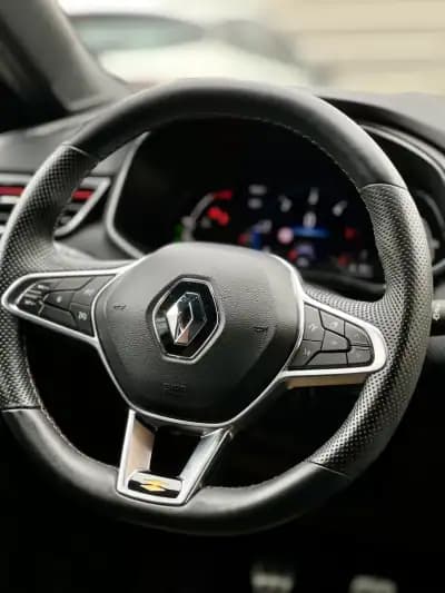 Vendo Renault Clio 2020 - 16950 EUR, 99000 km - AUTO.MOTO.pt