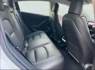 Vendo Tesla Model 3 2020 - 24990 EUR, 52675 km - AUTO.MOTO.pt