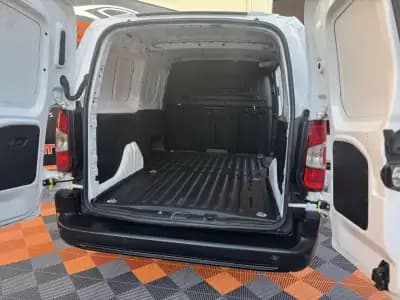 Vendo Peugeot Partner 2022 - 13900 EUR, 118623 km - AUTO.MOTO.pt