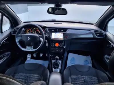 Vendo Citroën DS3 2011 - 8500 EUR, 146000 km - AUTO.MOTO.pt