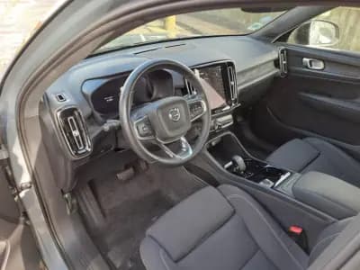 Sell Volvo XC 40 2023 - 28500 EUR, 96000 km - AUTO.MOTO.pt