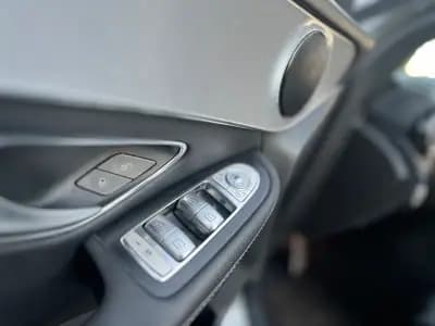 Sell Mercedes-Benz GLC 350 2017 - 46490 EUR, 160000 km - AUTO.MOTO.pt