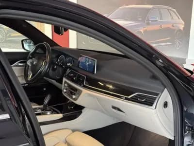 Vendo BMW 730 2017 - 44990 EUR, 79085 km - AUTO.MOTO.pt